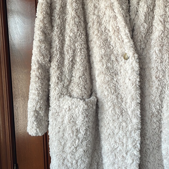 Wilfred free plush coat | Size L 🤍 - Picture 6 of 12